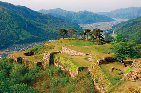 【JR新大阪駅集合】平山優先生同行・豊臣秀吉・秀長兄弟ゆかりの地めぐり(竹田城攻略と中国攻め)2日間 ~鳥取城飢え攻めと備中高松城水攻め~1